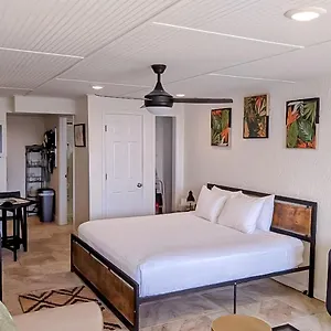 Ambassador C5 Hotel